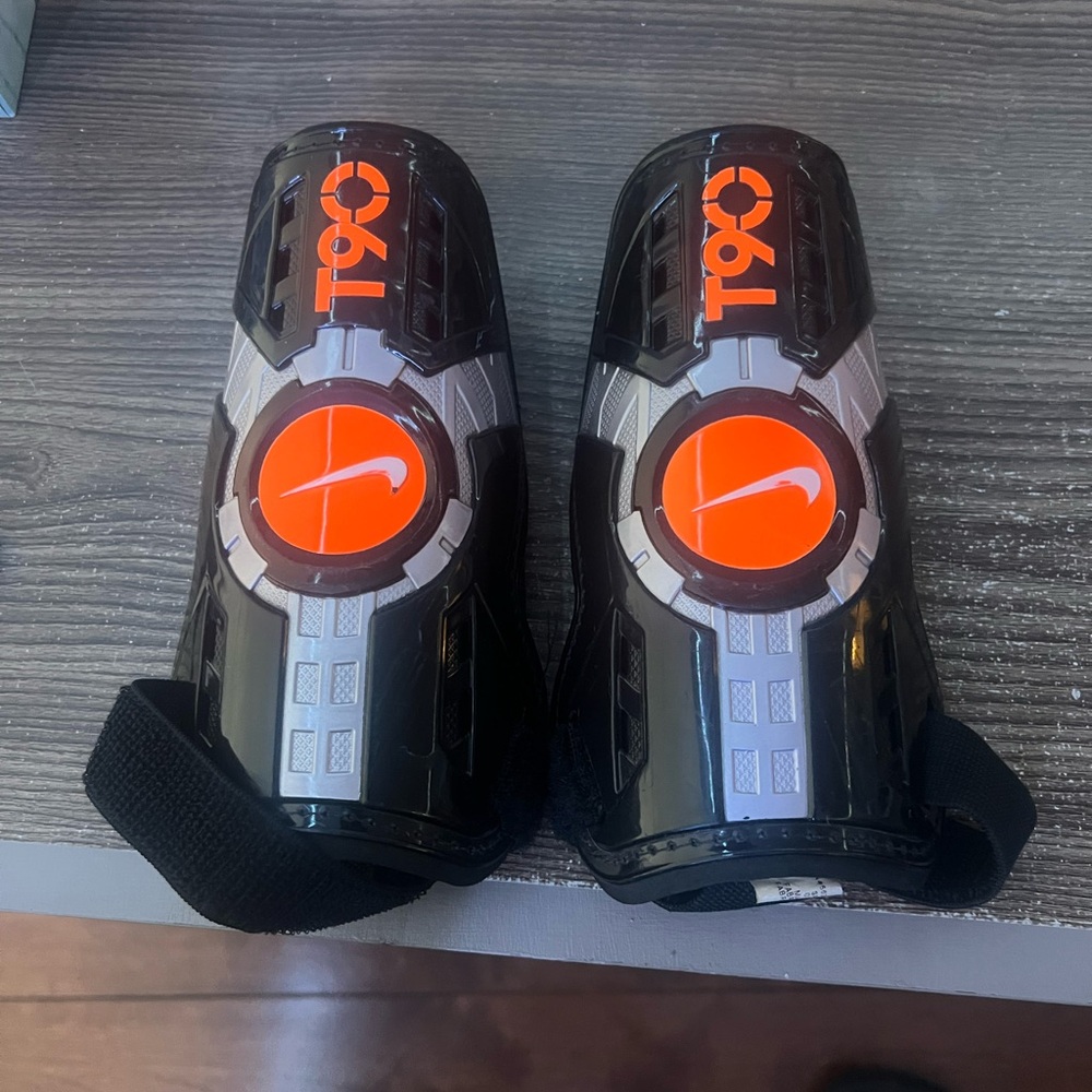 Nike T90 Protegga Shield III shin guards,